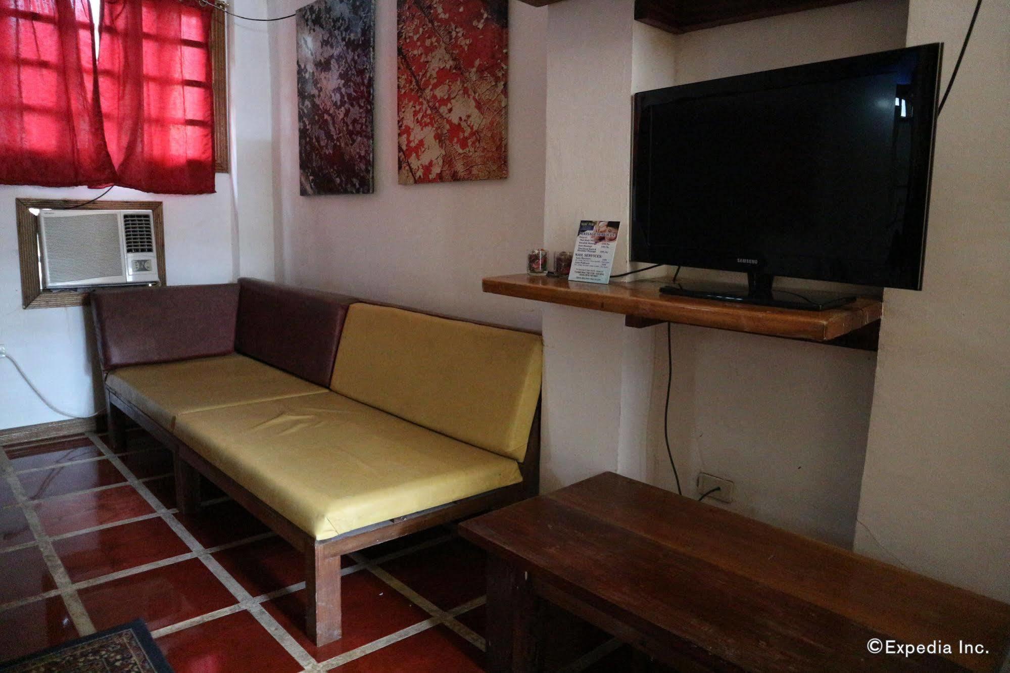 The Lotus Garden Suites Puerto Princesa Exterior foto